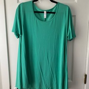 NWOT - Medium Lularoe Perfect T - Solid Green